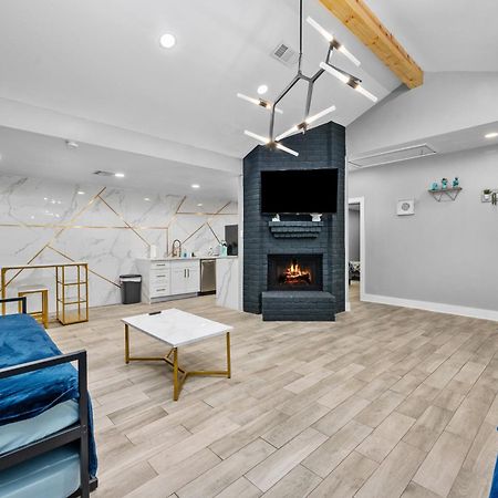 Spacious Galleria Apartment With Free Park Хьюстон Экстерьер фото