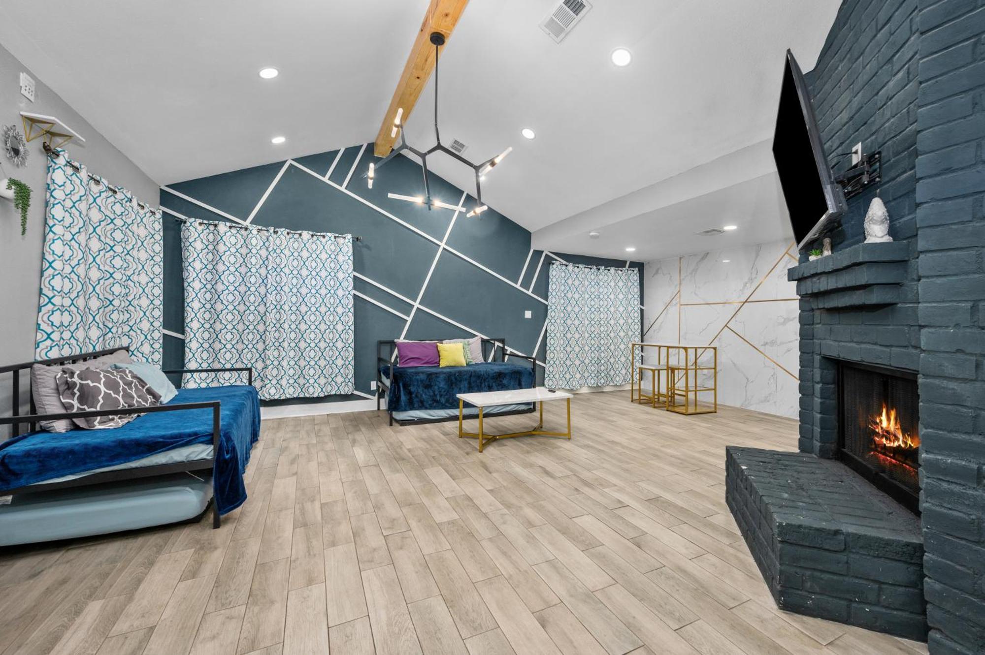 Spacious Galleria Apartment With Free Park Хьюстон Экстерьер фото